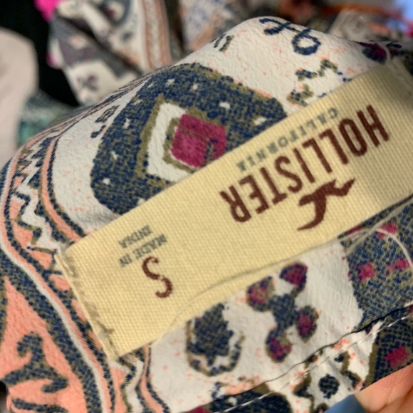 Hollister top - Picture 3 of 3